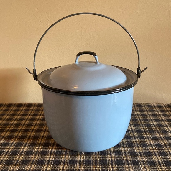 Vintage Other - Vintage Enamelware Kettle with Lid